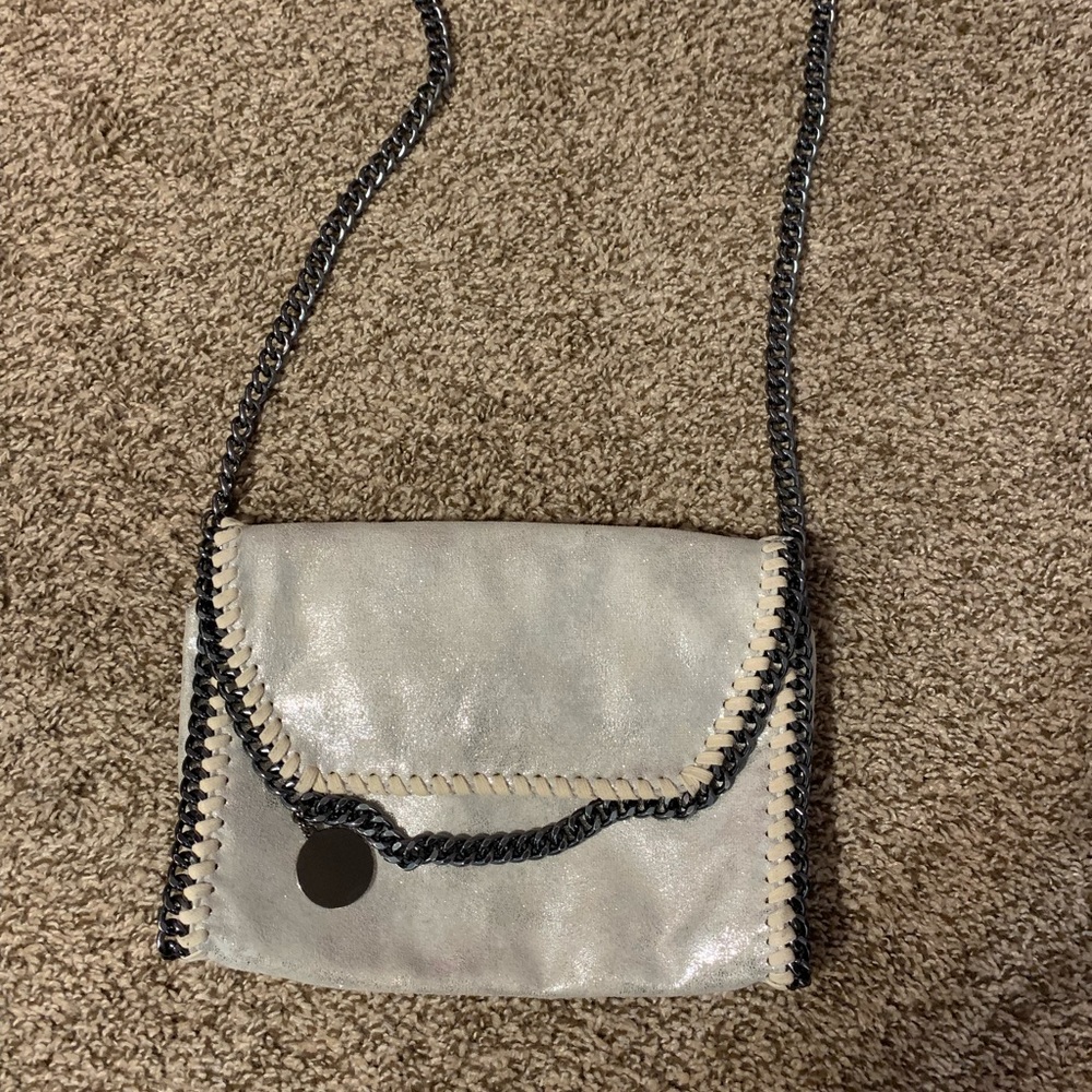 Chain crossbody bag
